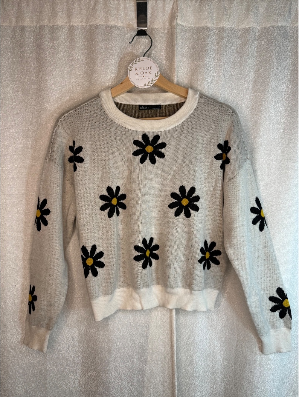 Nikka K Women's Light Gray Sweater with Black and Yellow Daisy Pattern, Size L